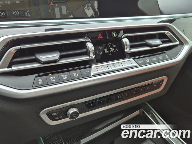 BMW X7 2022 — Photo 2/20