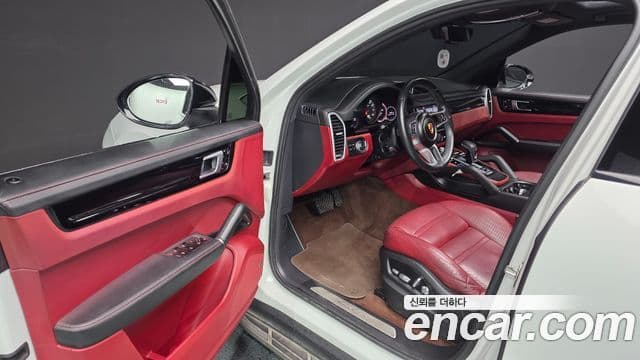 Porsche Cayenne 2019 — Photo 3/20