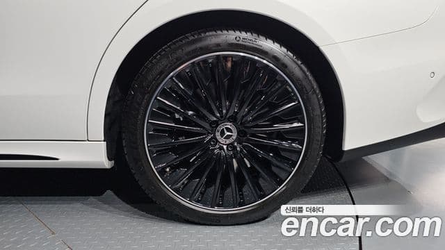 Mercedes-Benz E-Class 2026 — Photo 31/35