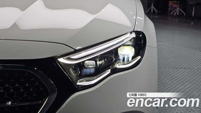 Mercedes-Benz E-Class 2026 — Photo 17/35