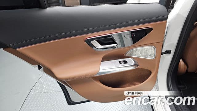 Mercedes-Benz E-Class 2026 — Photo 19/35