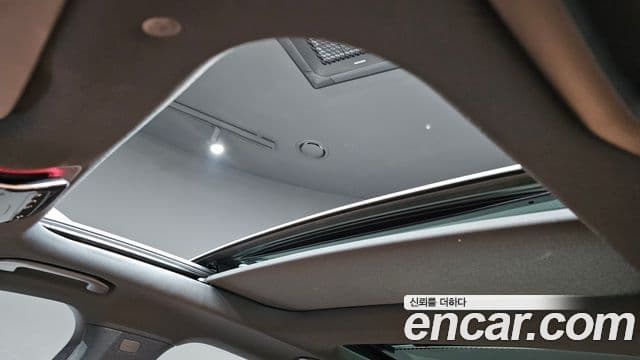 Mercedes-Benz E-Class 2026 — Photo 12/35
