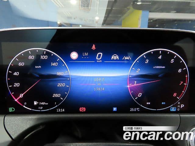 Mercedes-Benz E-Class 2025 — ფოტო 6/20