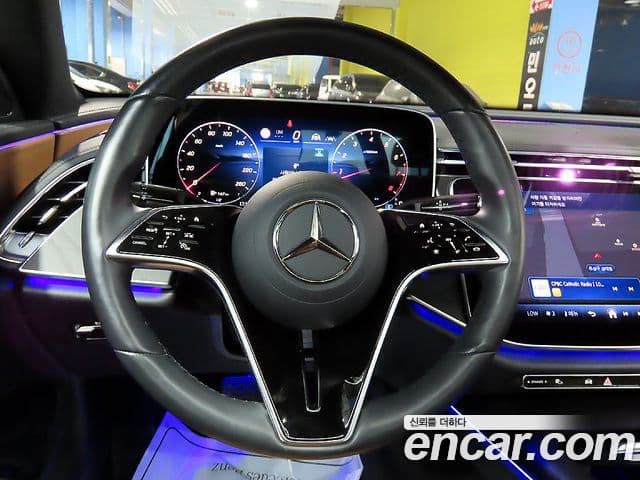 Mercedes-Benz E-Class 2025 — ფოტო 7/20