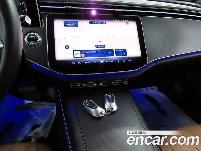 Mercedes-Benz E-Class 2025 — ფოტო 8/20