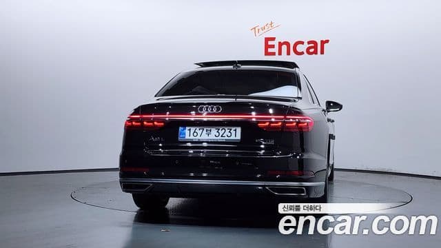 Audi A8 2021 — ფოტო 4/20