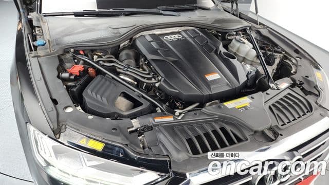 Audi A8 2021 — ფოტო 6/20