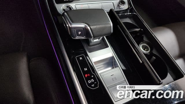 Audi A8 2021 — ფოტო 9/20