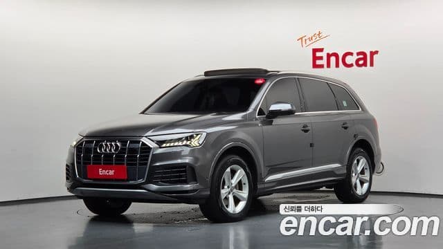 Audi Q7 2021 — ფოტო 1/20