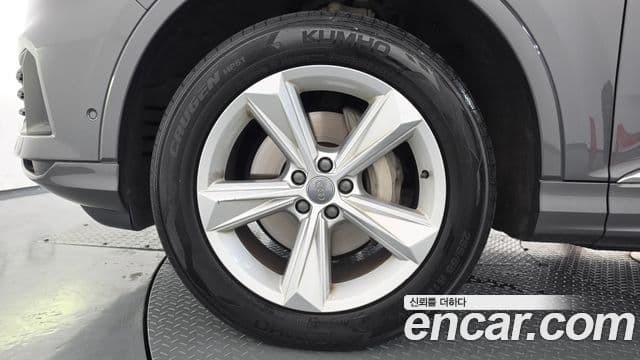 Audi Q7 2021 — ფოტო 5/20