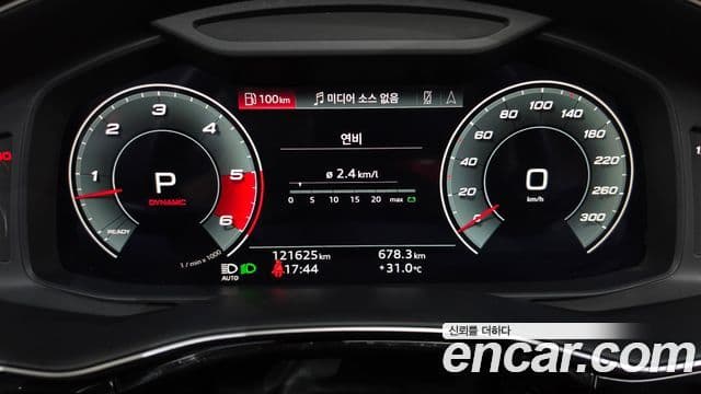 Audi Q7 2021 — ფოტო 8/20