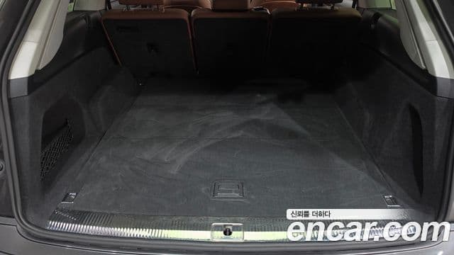 Audi Q7 2021 — ფოტო 18/20
