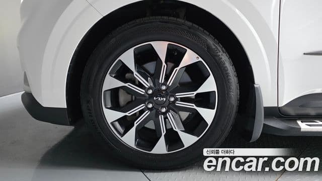 Kia Carnival 2022 — Фото 5/20