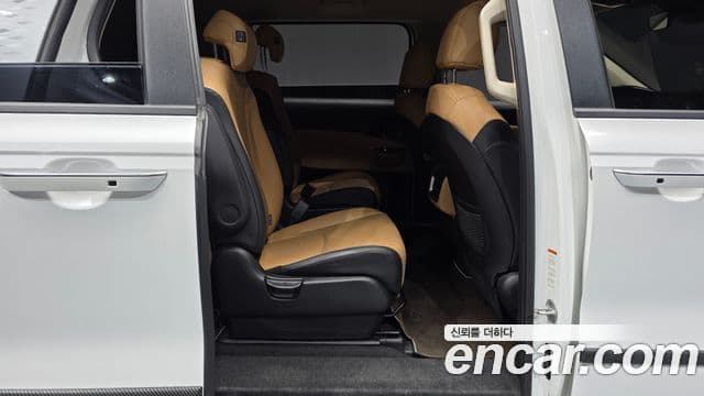 Kia Carnival 2022 — Фото 12/20