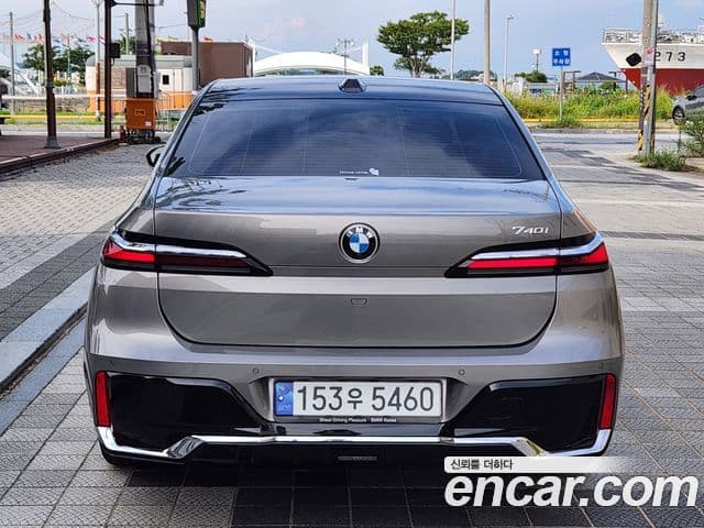 BMW 7 Series 2023 — фото 3 из 14