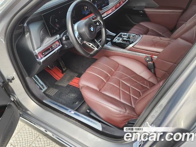 BMW 7 Series 2023 — Şəkil 8/14