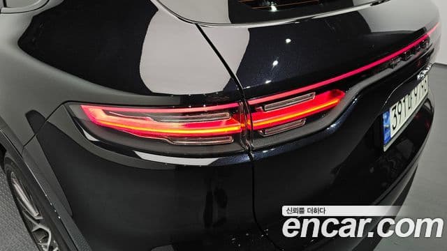 Porsche Cayenne 2020 — Photo 17/30