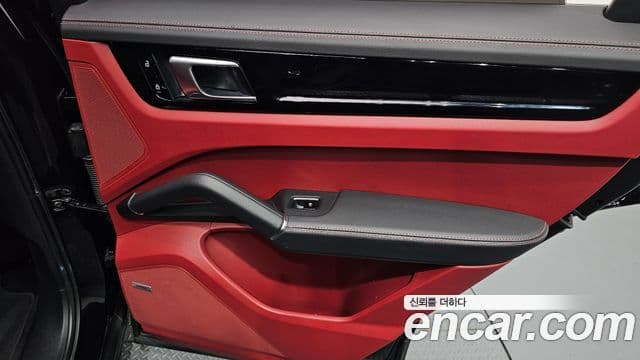 Porsche Cayenne 2020 — Photo 20/30