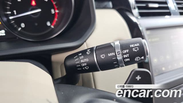 Land Rover Discovery 5 2020 — Photo 14/34