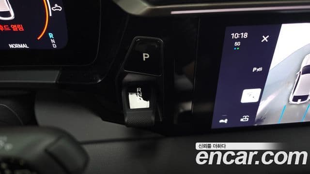 Porsche Macan EV 2025 — Photo 11/20