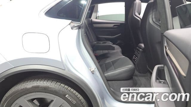 Porsche Macan EV 2025 — Photo 17/20