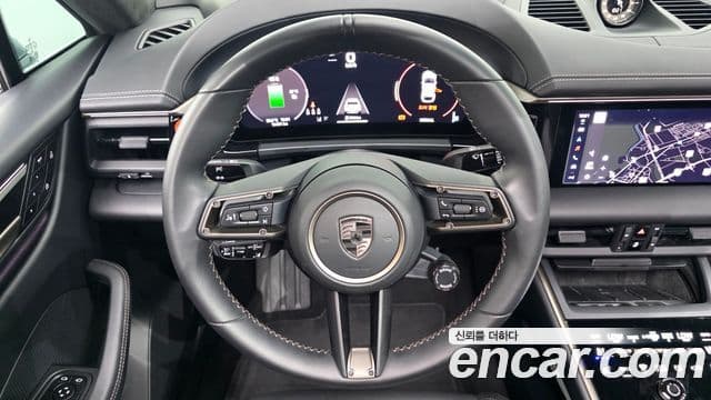 Porsche Macan EV 2025 — Photo 2/20