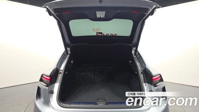 Porsche Macan EV 2025 — Photo 14/20