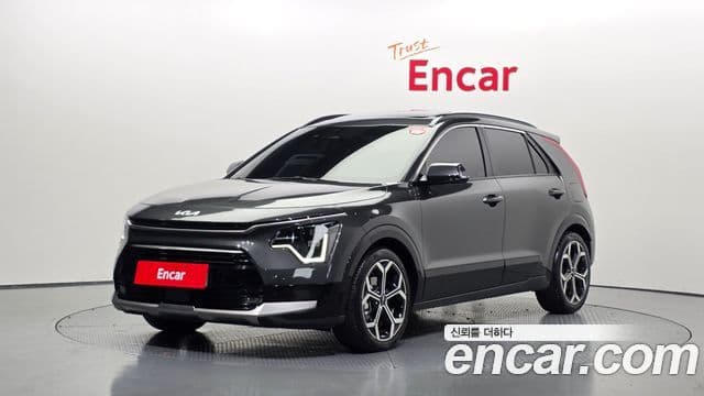 Kia Niro 2022 — ფოტო 1/20