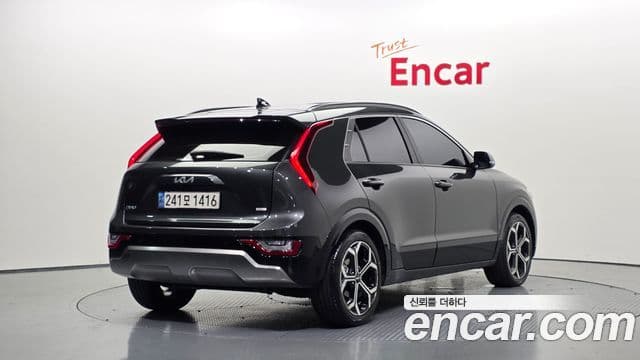 Kia Niro 2022 — ფოტო 2/20