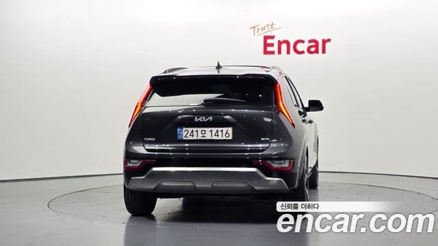 Kia Niro 2022 — ფოტო 4/20