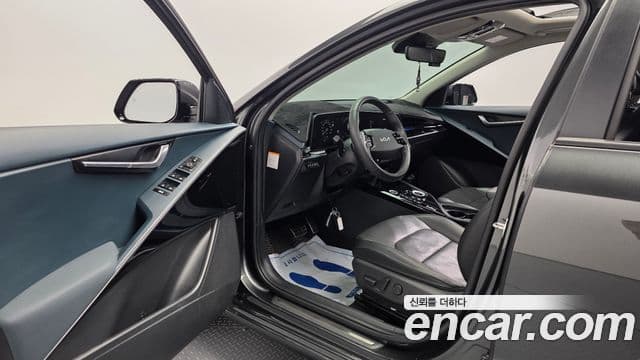 Kia Niro 2022 — ფოტო 10/20