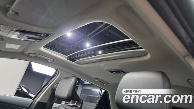 Kia Niro 2022 — ფოტო 19/20