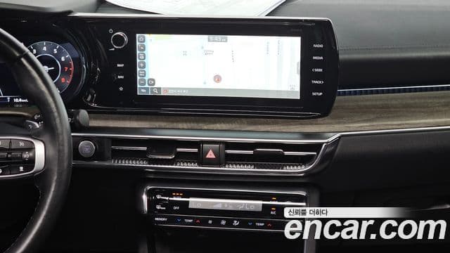 Kia K5 2022 — ფოტო 13/20