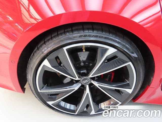 Audi RS7 2021 — Photo 19/20