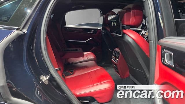 Porsche Cayenne 2021 — Şəkil 29/40