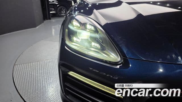 Porsche Cayenne 2021 — Şəkil 34/40