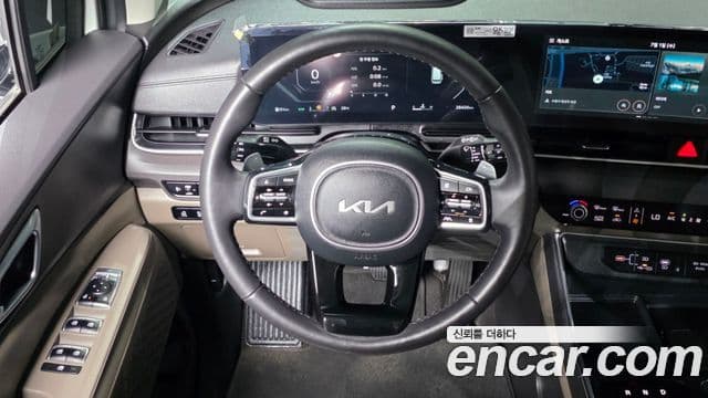 Kia Carnival 2024 — ფოტო 13/20