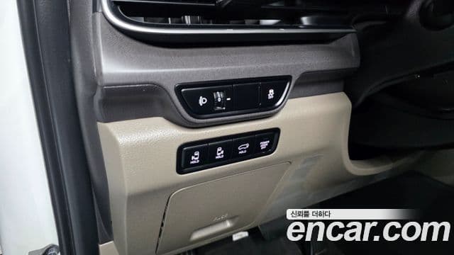 Kia Carnival 2024 — ფოტო 17/20