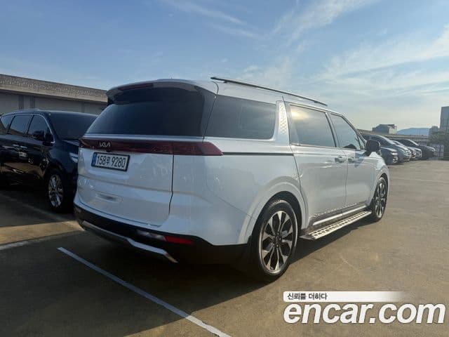Kia Carnival 2023 — ფოტო 1/19