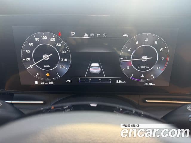 Kia Carnival 2023 — ფოტო 6/19