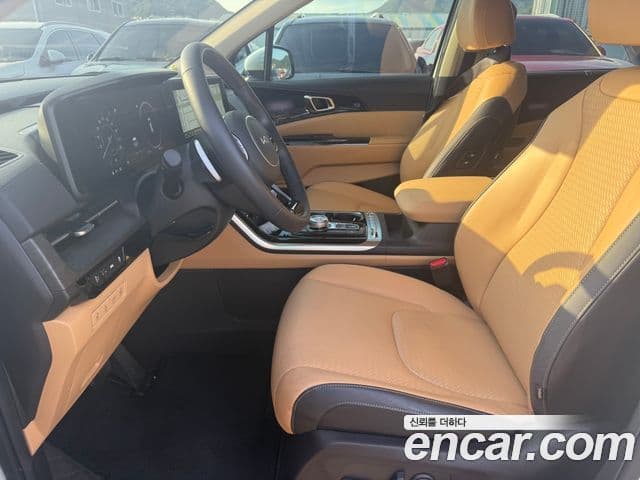 Kia Carnival 2023 — Şəkil 8/19