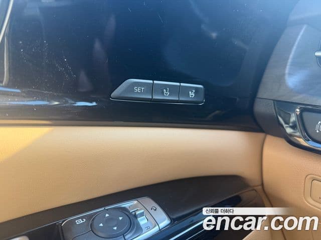 Kia Carnival 2023 — ფოტო 15/19