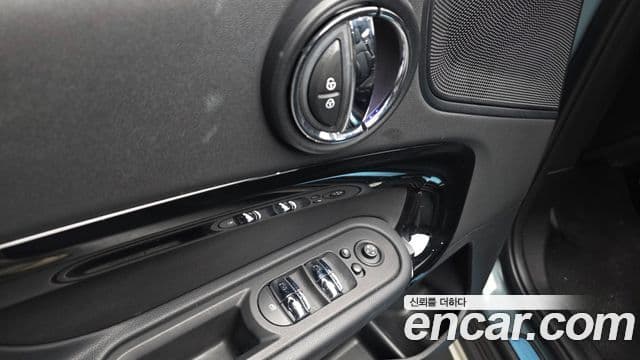 Mini Cooper Countryman 2022 — фото 18 из 20