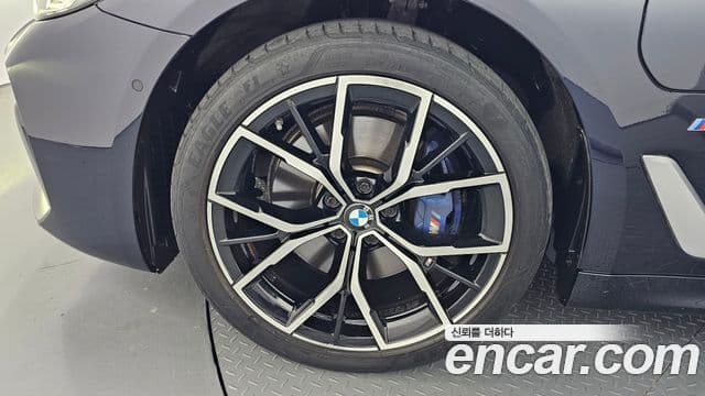 BMW 5 Series 2021 — ფოტო 5/20