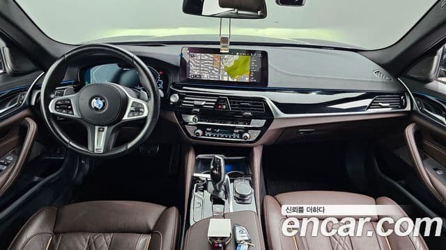 BMW 5 Series 2021 — ფოტო 7/20