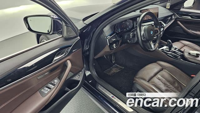 BMW 5 Series 2021 — ფოტო 10/20