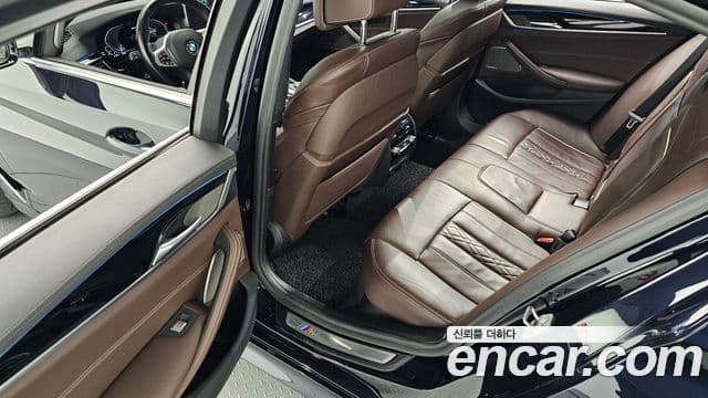BMW 5 Series 2021 — ფოტო 12/20