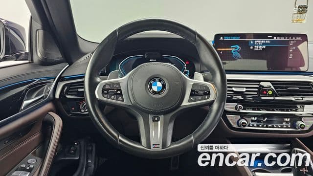 BMW 5 Series 2021 — ფოტო 13/20