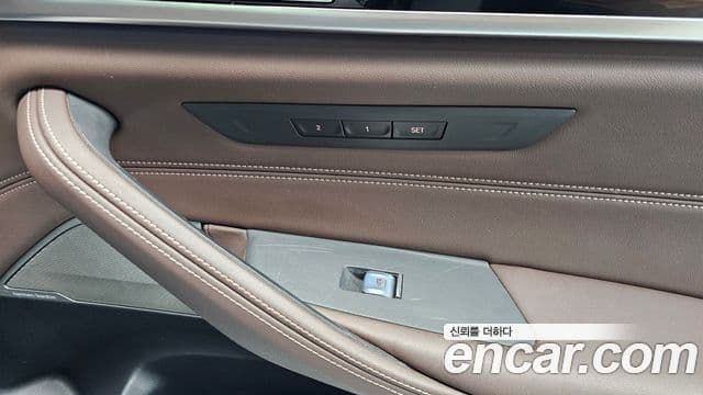 BMW 5 Series 2021 — ფოტო 19/20