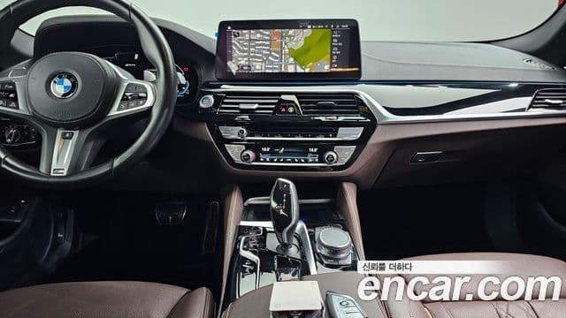 BMW 5 Series 2021 — ფოტო 20/20